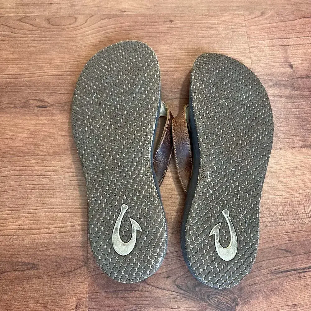 OluKai Paniolo Women's Leather Embroidered Flip Flop Sandals Size 9